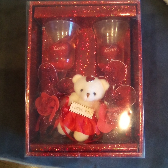 Valentine Gift Set NIB Champagne Flute Candles and Love Bear - Picture 8 of 11